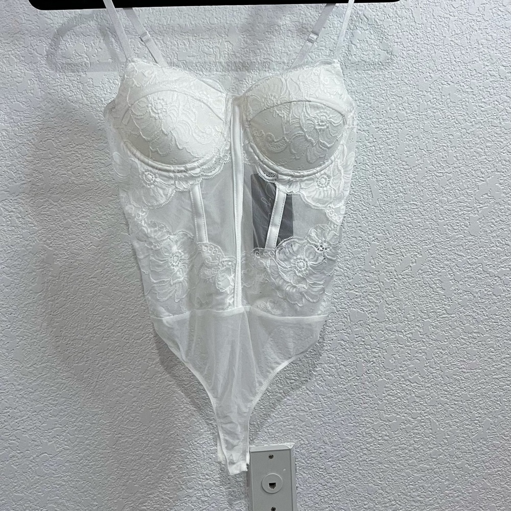 Lace white bodysuit